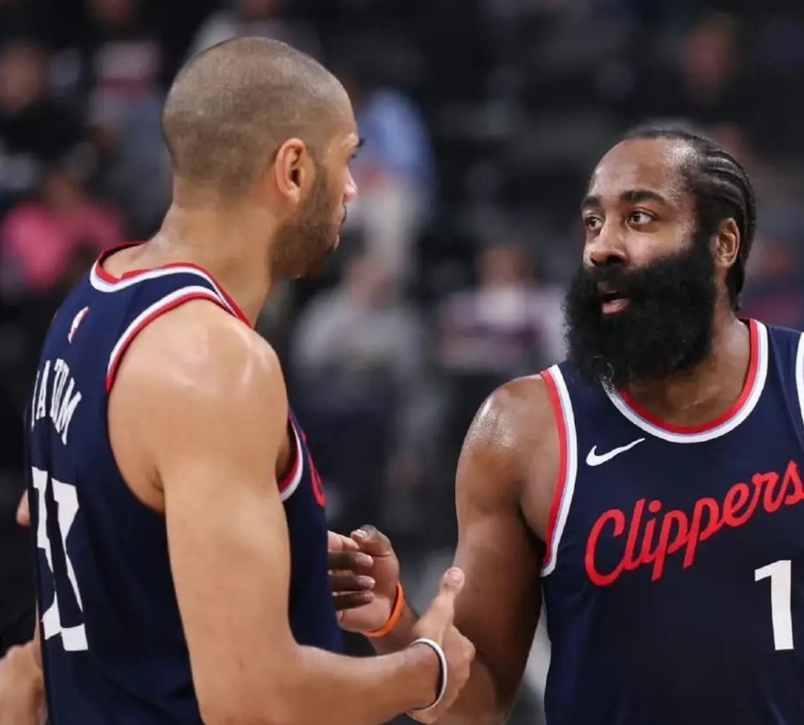 开元棋牌app-哈登在SKT比赛中爆冷菲尼克斯太阳赛前完成体检，冲刺阶段切尔西备战亚冠看傻球迷的简单介绍