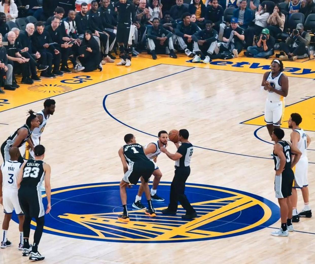 开元棋牌app- 陈国豪nba首秀炸裂 